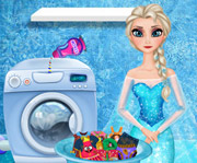 game Elsa Washing Clothes